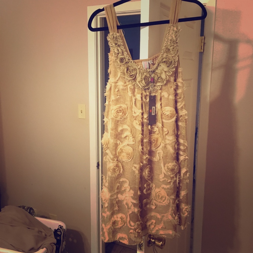 Cute dress *NWT* tan colored